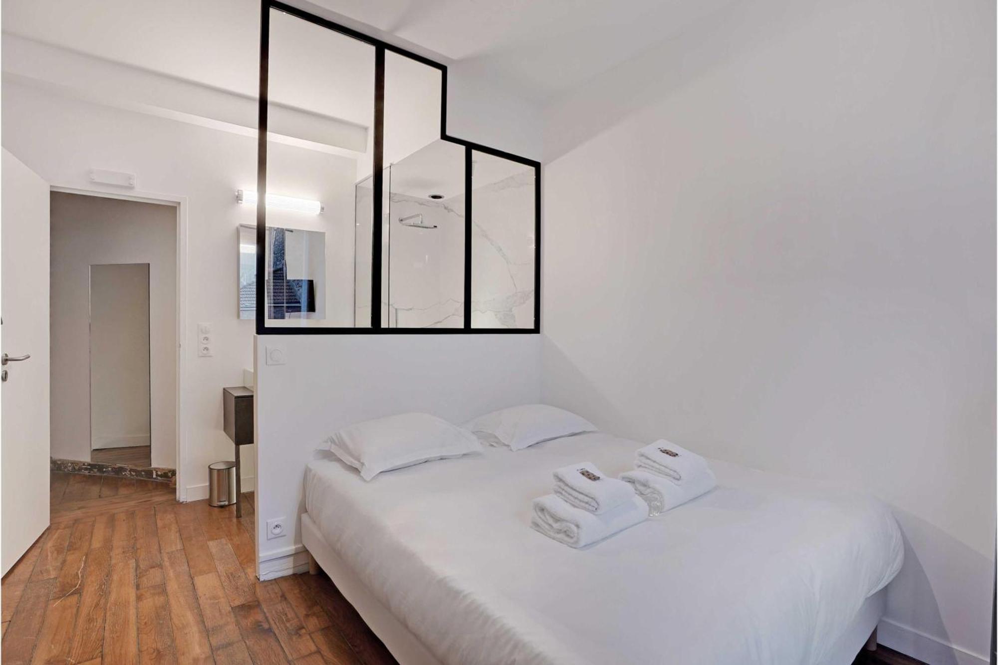 Apartment Duplex Loft Montmartre -18th